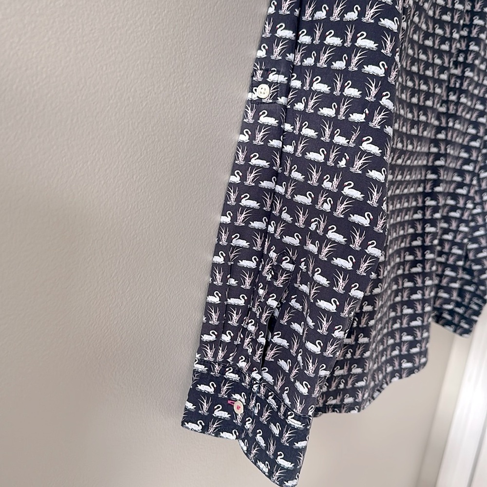 Talbots Blue White Swan Print Cotton Button Down Shirt Size 12 Preppy Classic - Picture 6 of 11